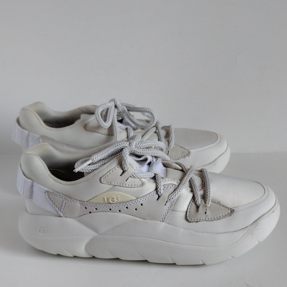 UGG LA Cloud  Lace Women's White Sneakers 9.5